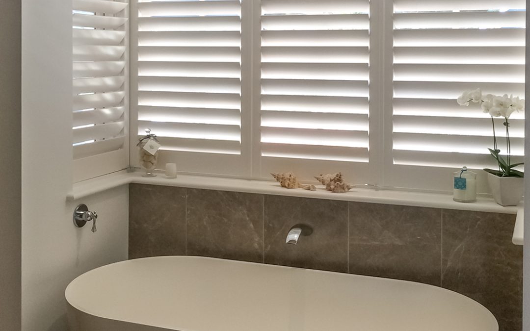 Hardwood Shutters – Coner Windows – Bathroom